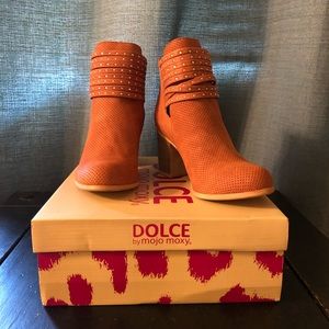 Natalie Rust by Mojo Moxy